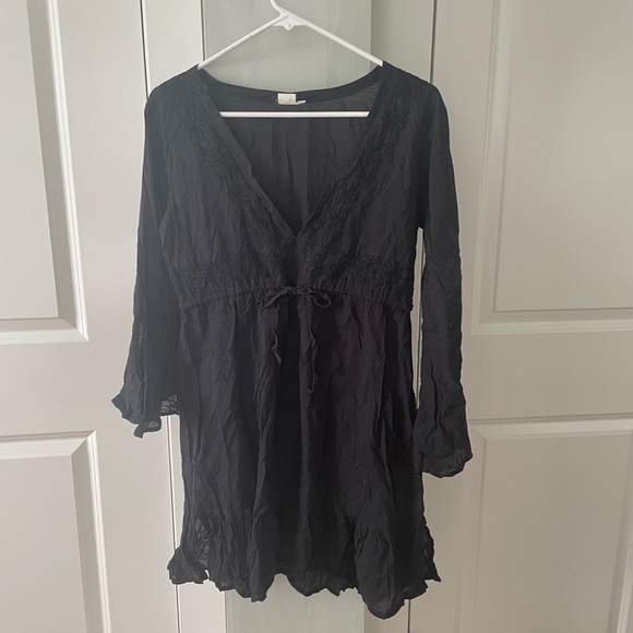 Black flowy swimsuit coverup - Picture 1 of 7
